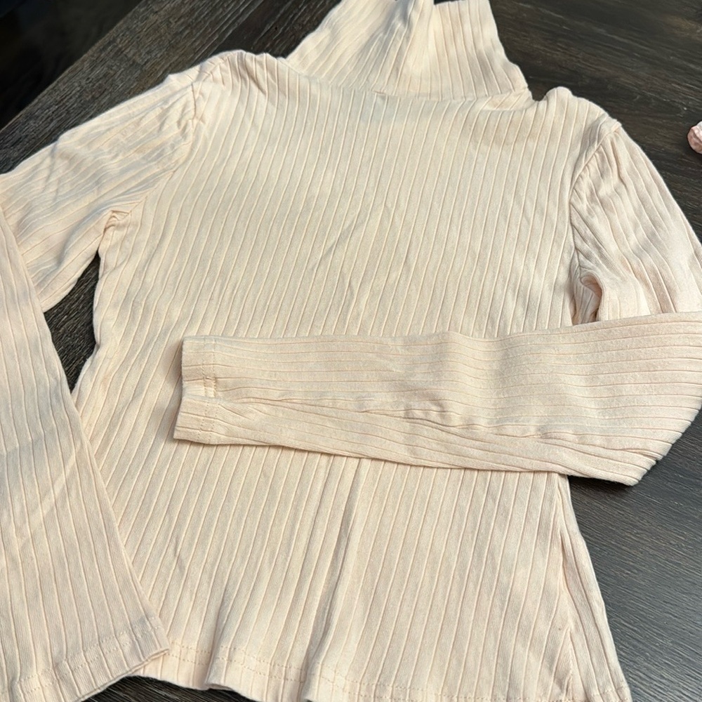 💎Girls Cream turtle neck size XS (2)